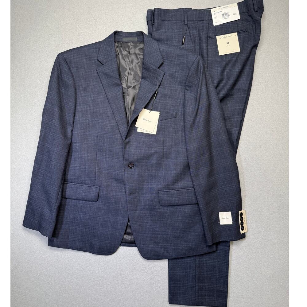 Calvin Klein Men's Slim Fit Wool Blend Slim fit Suit Navy 44S- 38x30 $450